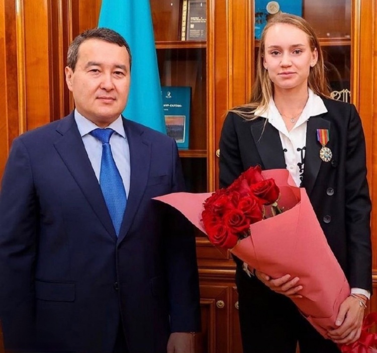 中国足球是 中国足球是