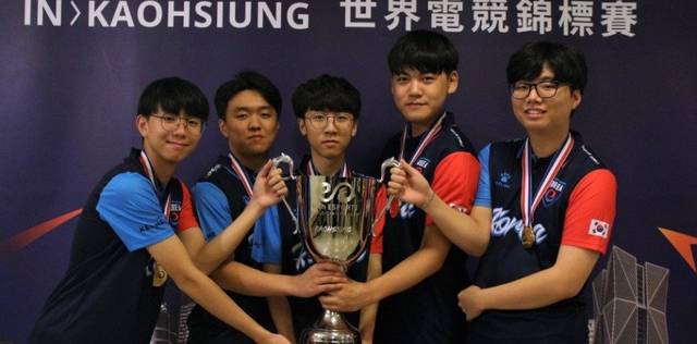 90FC738B4990881C234A1D832E6CDFF1